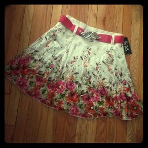 🆕Beautiful Flower Pink and White Skirt With Belt
